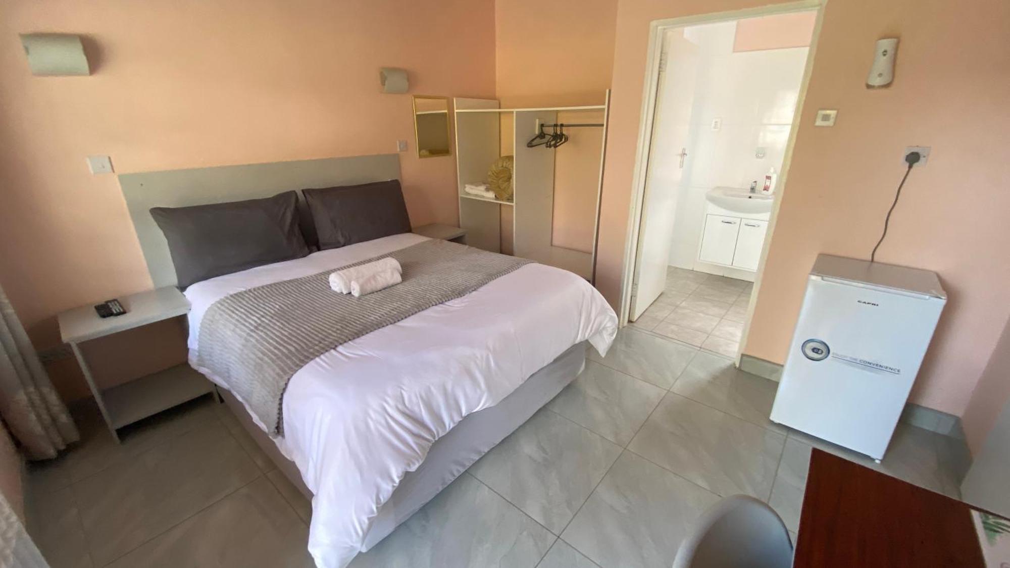 Lynns Guest House Bulawayo Bagian luar foto