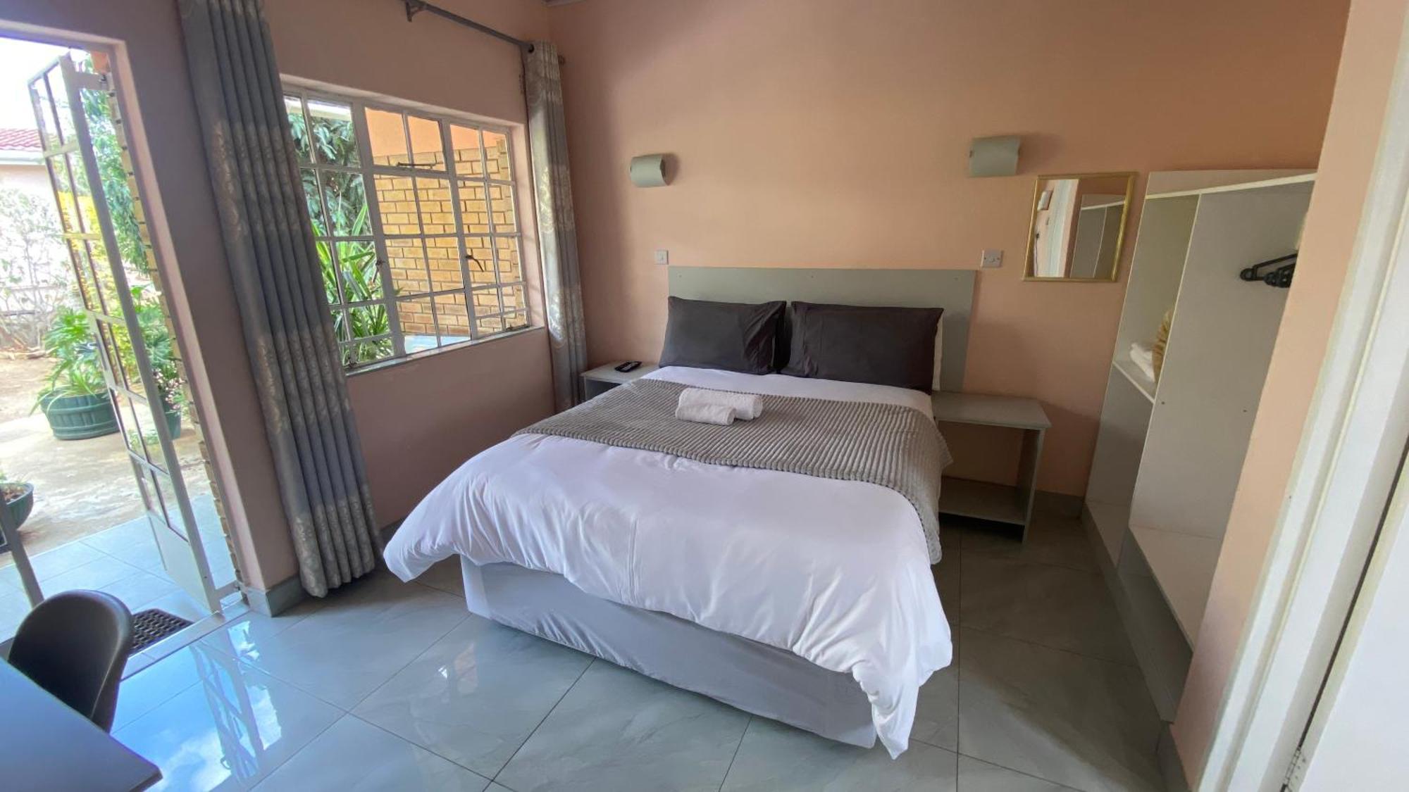 Lynns Guest House Bulawayo Bagian luar foto