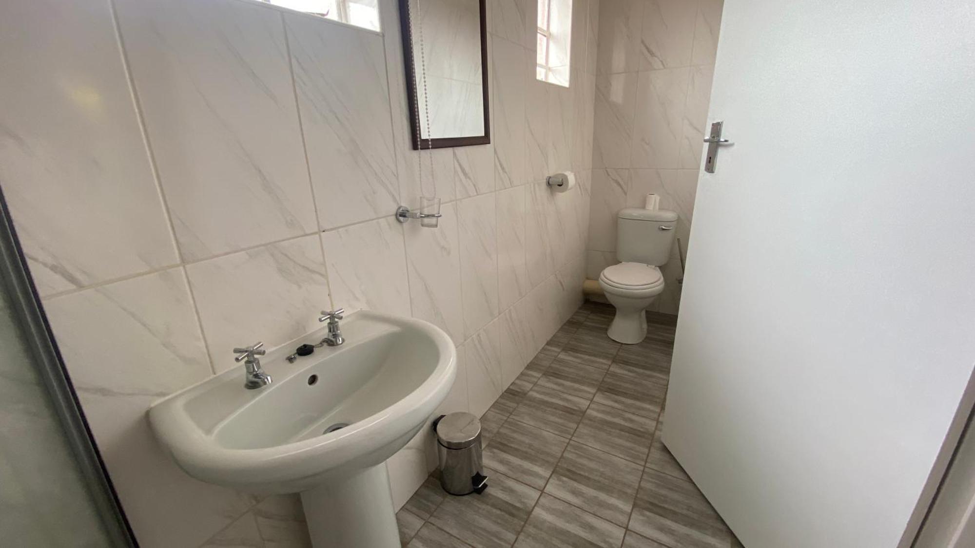 Lynns Guest House Bulawayo Bagian luar foto