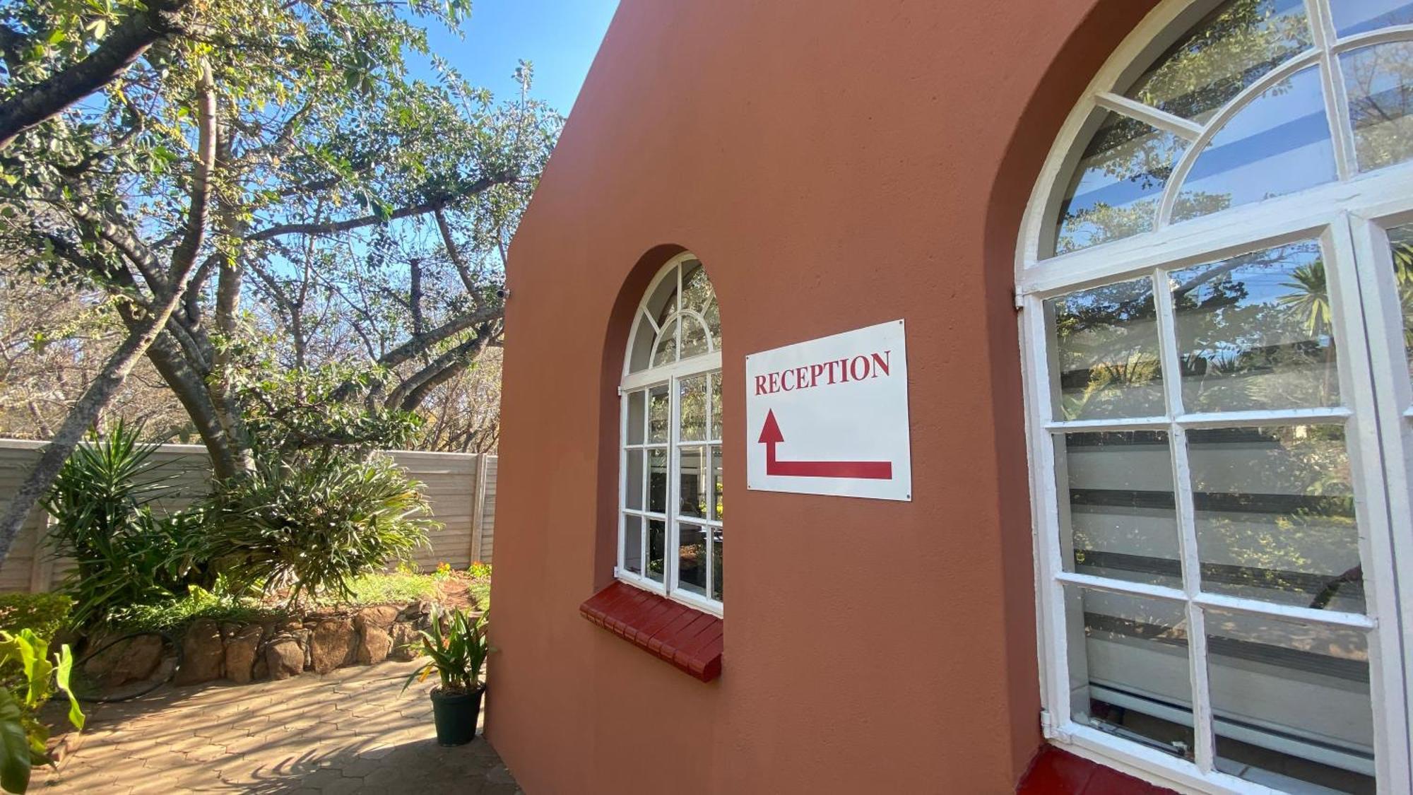Lynns Guest House Bulawayo Bagian luar foto