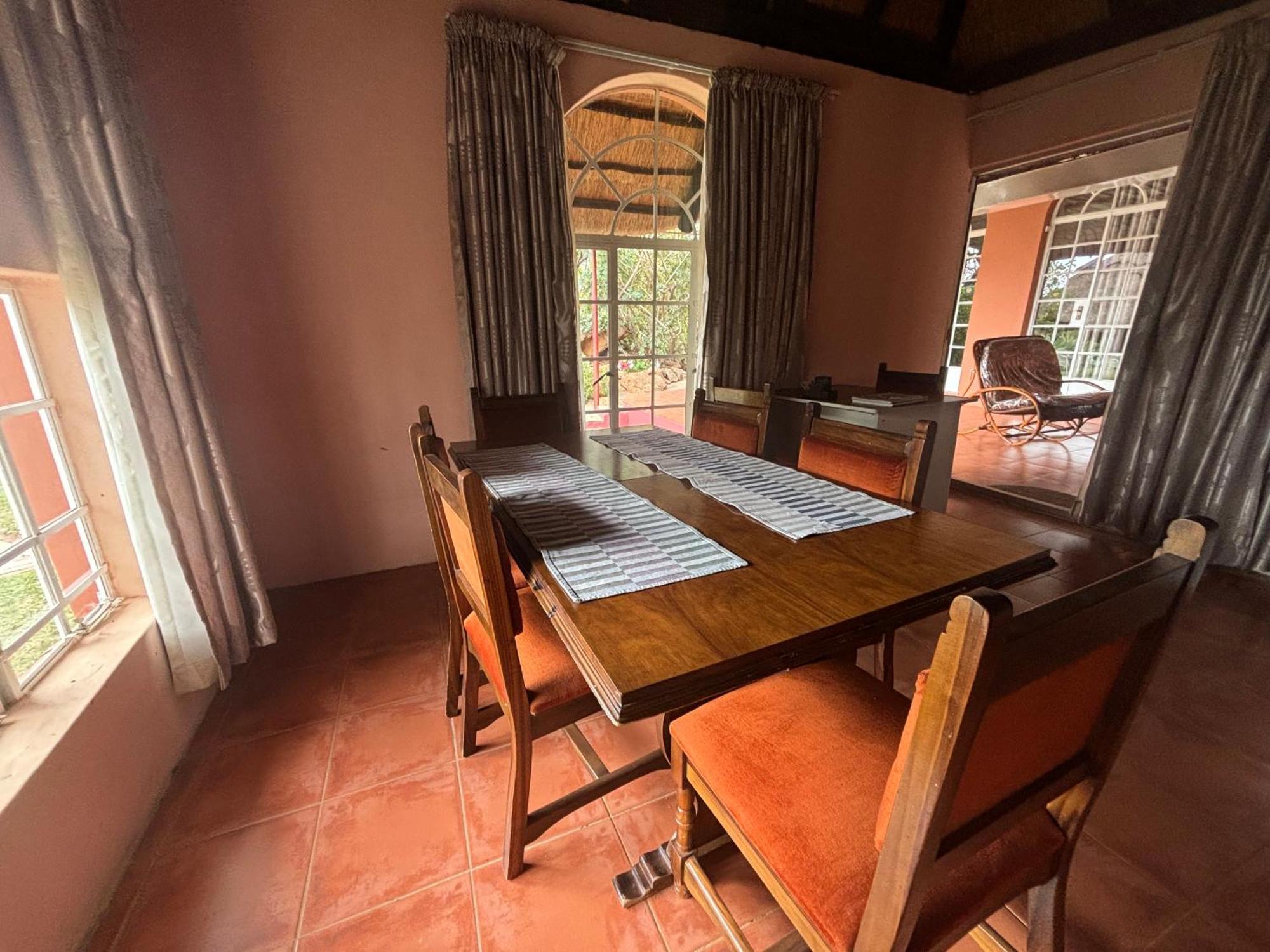 Lynns Guest House Bulawayo Bagian luar foto