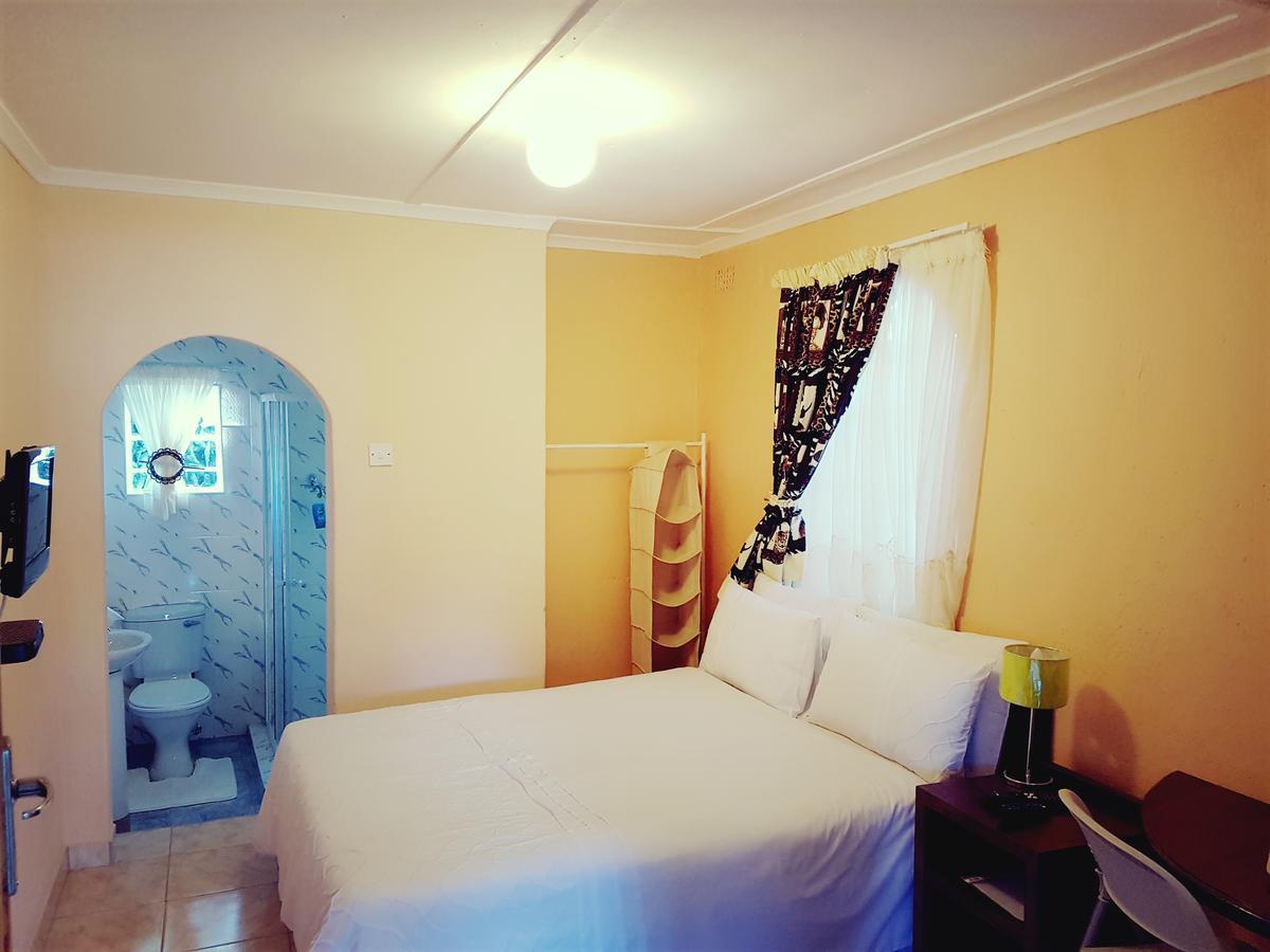 Lynns Guest House Bulawayo Bagian luar foto